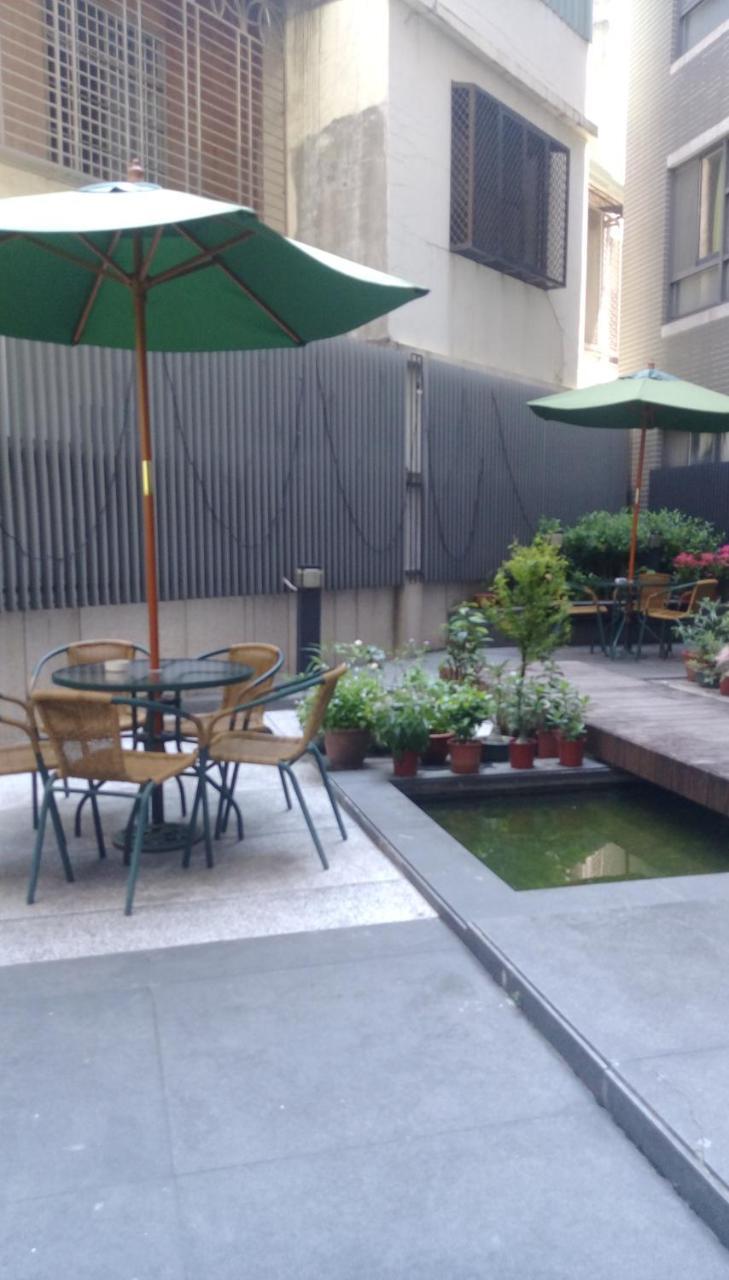 Feng Jia Homestay Taichung Exterior foto
